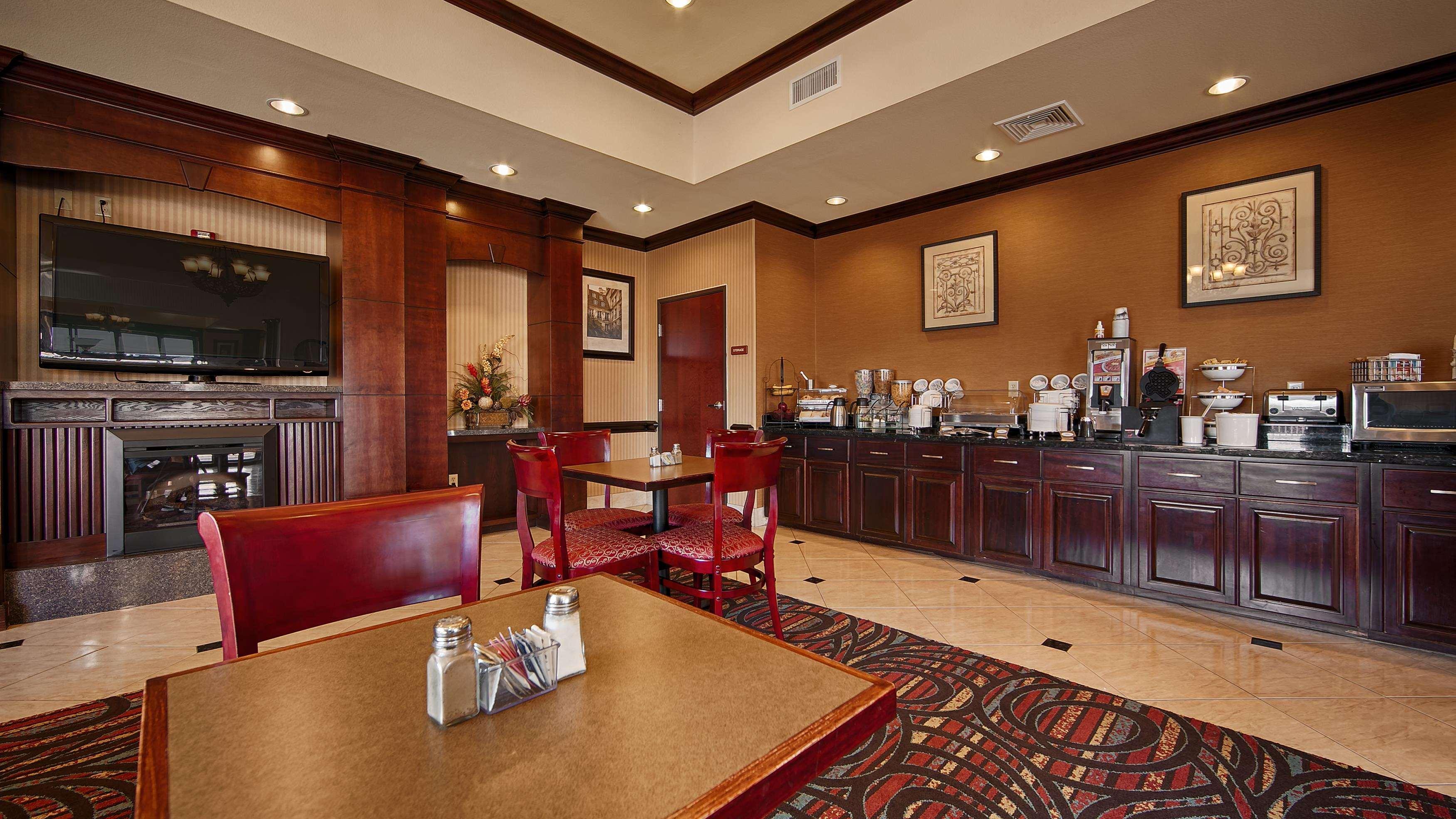 Best Western Orange Inn & Suites Eksteriør billede